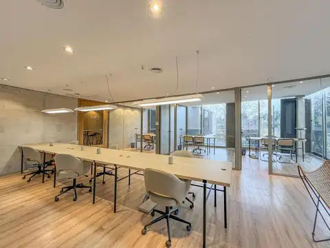 Oficina 8 ambientes con 2 baños