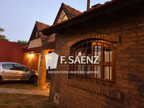 Casa en venta en Monte Grande con jardín y pileta