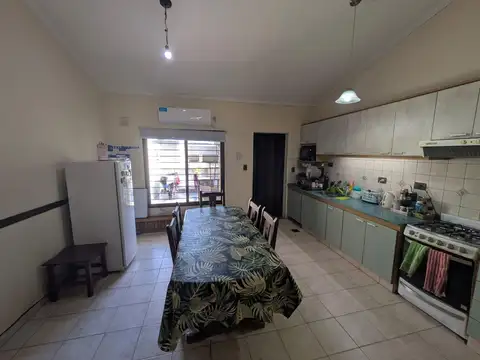 Venta casa de dos plantas en zona sur