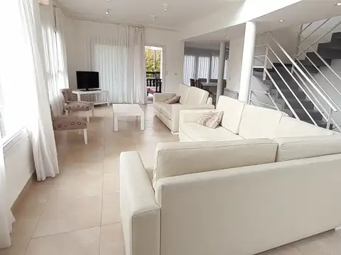 Frorencio Sanchez / AFRODITA