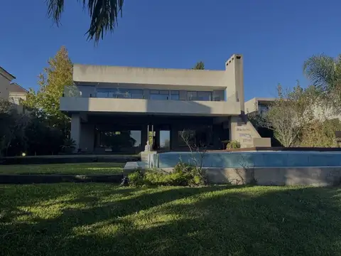 Casa en Venta en San Isidro Labrador, USD 880.000