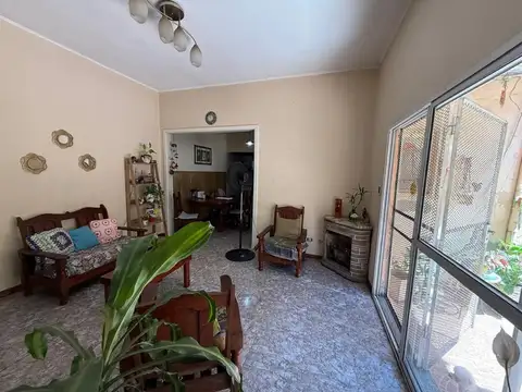 Casa en Venta con 6 cocheras