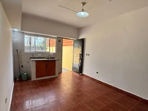 Depto Tipo Casa en Alquiler de 2 dormitorios