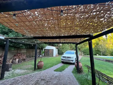 Casa en Venta con 2 cocheras