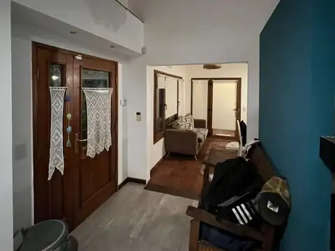 VENTA CASA 6 AMB CON PARQUE Y PISCINA EN PARQUE LELOIR