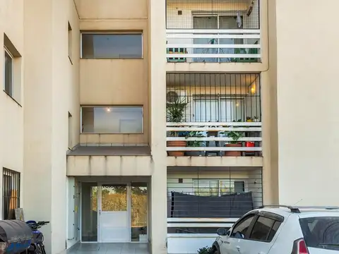 Zona Sur. B° Parque La Vega. Block 100