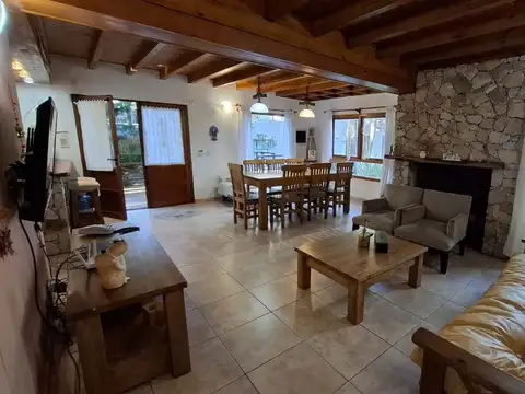 Casa venta Mar Azul 4 ambientes 300mtrs del Mar