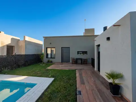 CASA CON PILETA | BARRIO ESTILO CAMPO - CANNING | APTA CRÉDITO