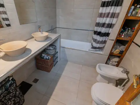 Depto Tipo Casa 5 ambientes con 1 baño