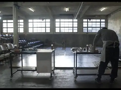 Propiedad mixta en Villa Urquiza Galpon mas casa