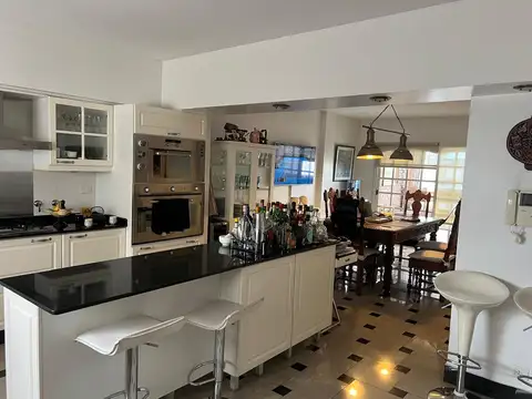 Departamento 5 ambientes con 2 baños