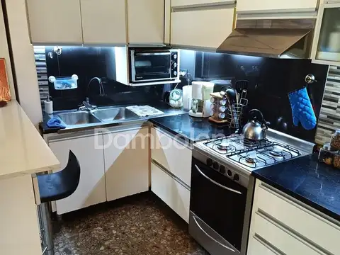 Casa con Departamento en Venta en Haedo, Morón