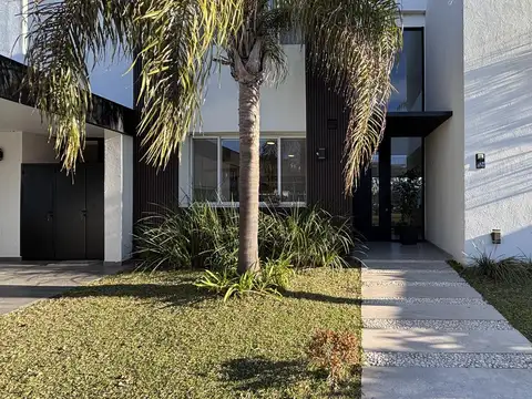 Casa en Alquiler Temporal A Estrenar