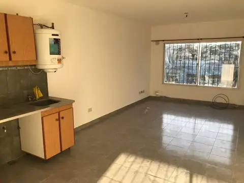 Aristobulo Del Valle 1100, Piso 1