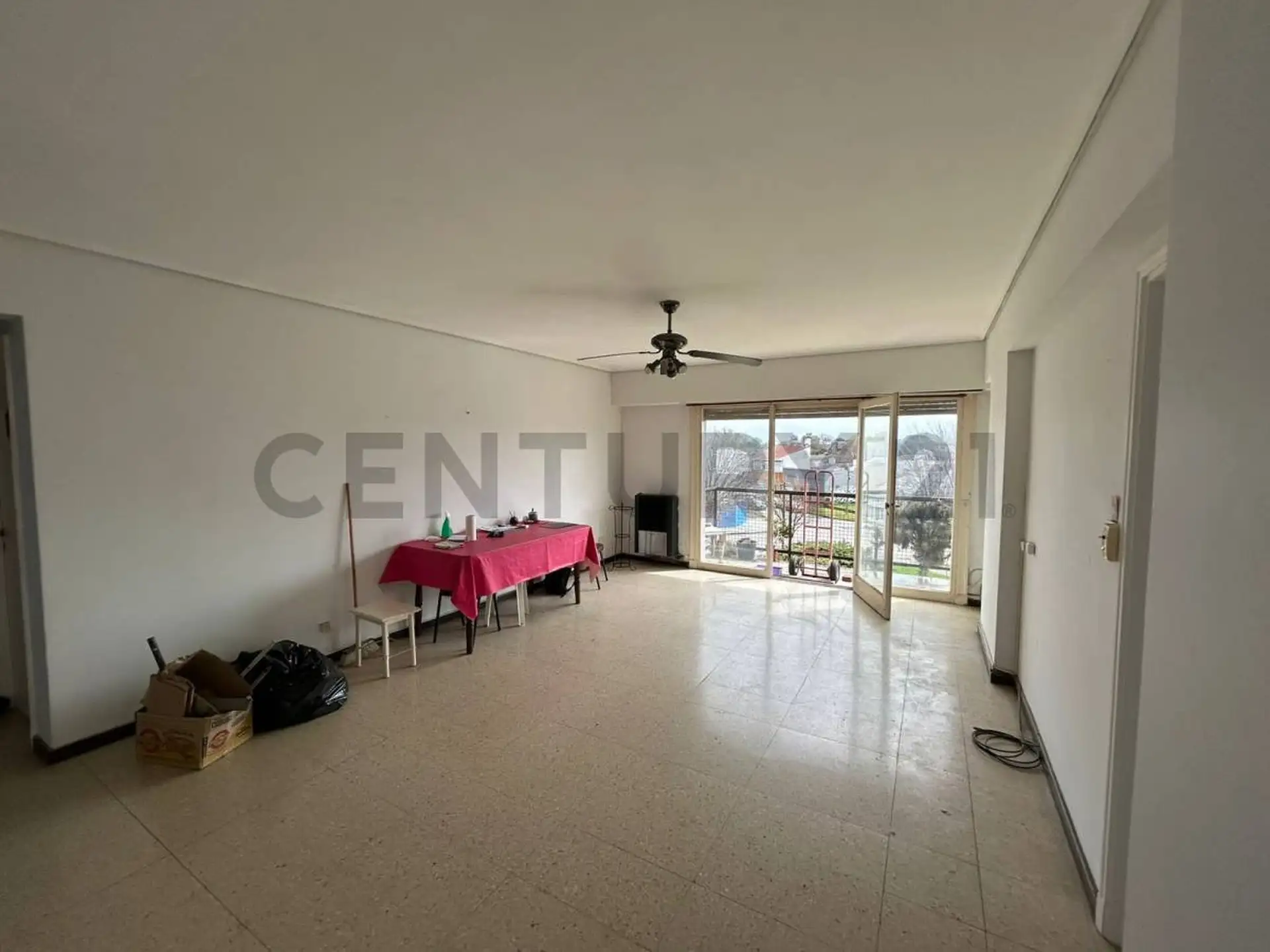 Departamento de 4 Ambientes con Balcón – Villa Primera