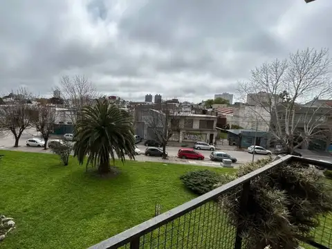 Teodoro Bronzini 1430 100, Piso 0