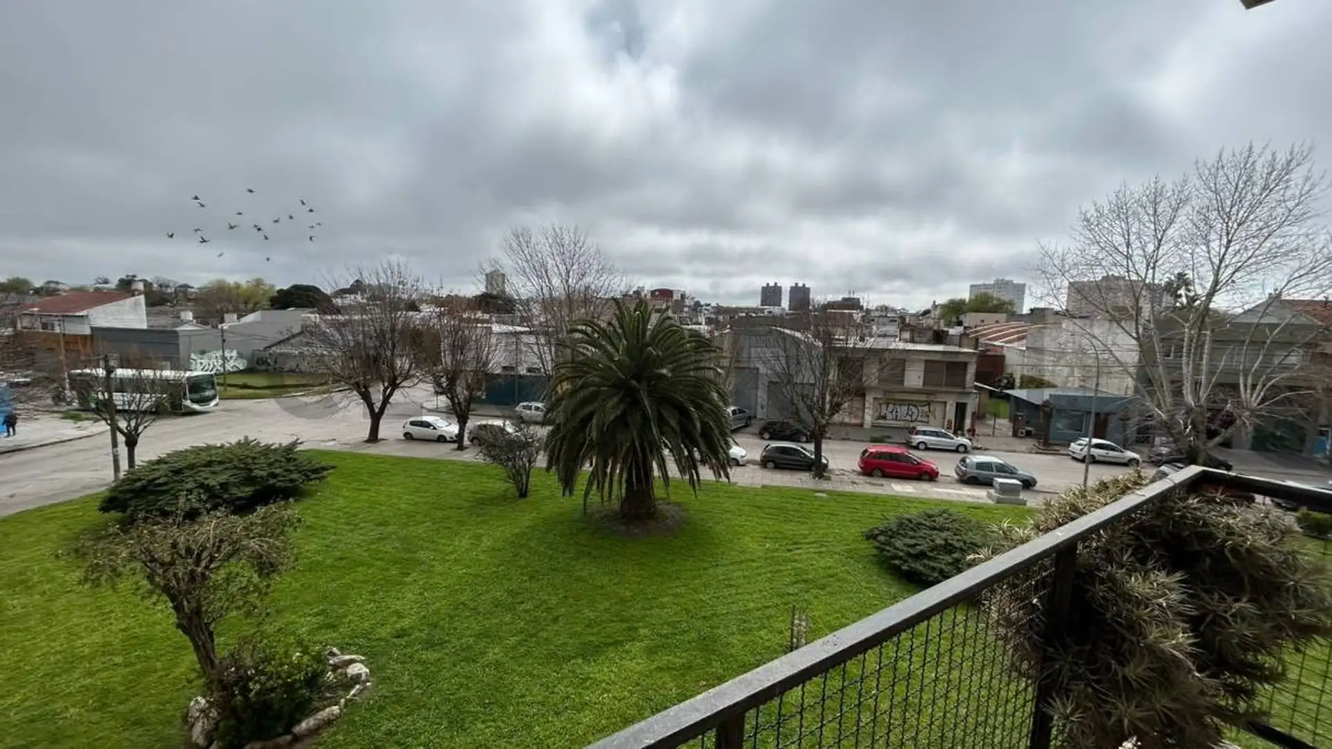 Departamento de 4 Ambientes con Balcón – Villa Primera