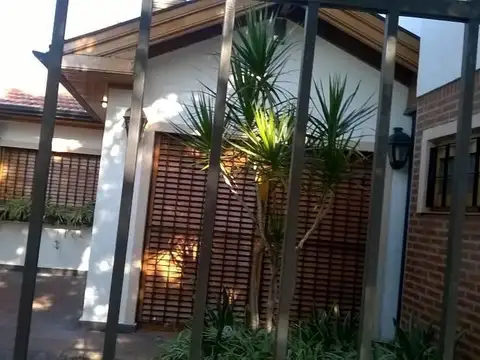 Casa  en Venta ubicado en Quilmes Oeste, Quilmes, G.B.A. Zona Sur - SVN0401_LP584188_1