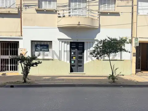 CASA EN VENTA. MICROCENTRO. ZONA DE BANCOS Y COMERCIOS. VENADO TUERTO.
