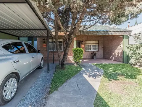 Casa en Venta con 1 cochera