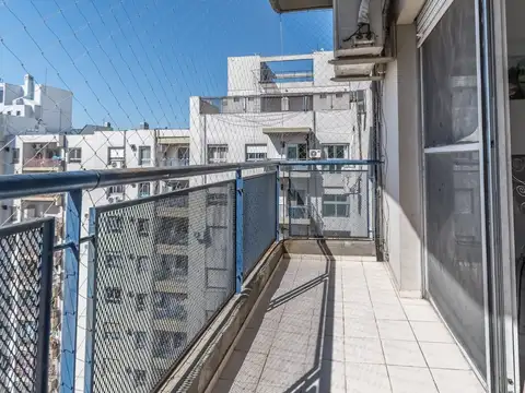 Avenida Castañares 4300