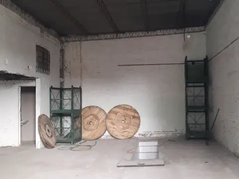 Casa y Galpon en venta French esquina Felipe Moré