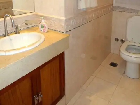 Casa en Alquiler de 4 dormitorios