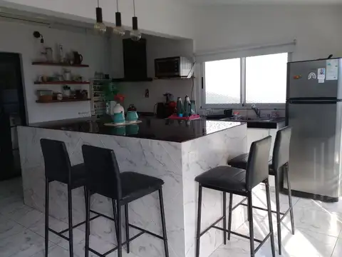 VENTA DE CASA 3 AMBIENTES ISIDRO CASANOVA