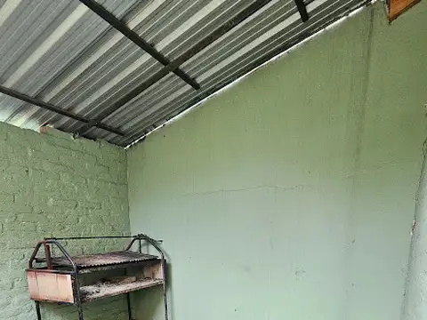 Casa 2 ambientes con 1 baño