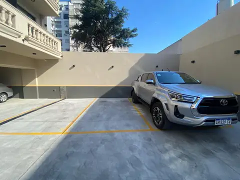 Cocheras en venta en Flores