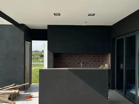 Casa en Venta con 6 cocheras
