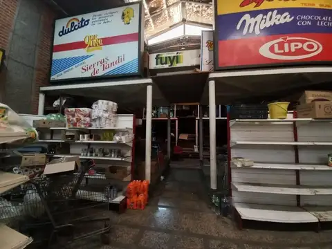 Importante deposito con departamentos posibilidad alquiler