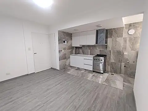 El Salvador 4500, Piso 3