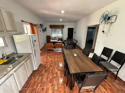 Casa dos dormitorios con pileta - Los pinos