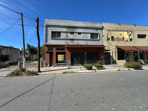 LOCAL CON CONSTRUCCIÓN A LA VENTA - CENTRO CAÑUELAS