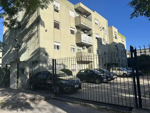 Departamento en venta, 4 ambientes en Beccar-Vias/Rolon, apto crédito, con cochera