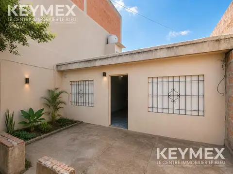 VENTA CASA EN VILLA CELINA DE 3 AMB CON PATIOS Y COCHERA
