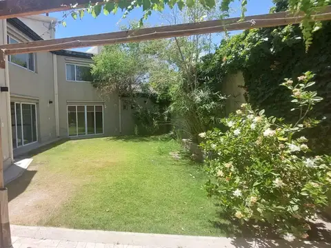 Casa en Venta en Godoy Cruz, USD 300.000