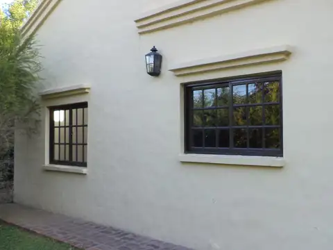 Quinta en Venta en Barrio El Cazador, USD 188.000