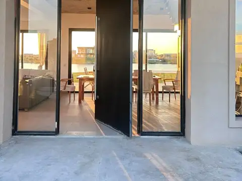 Casa en Alquiler Temporal con 1 cochera