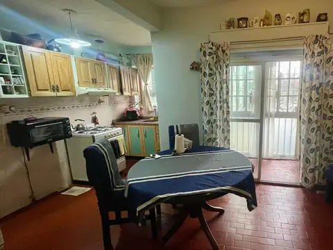 DPTO 3 AMBIENTES CON BALCÓN BARRIO SANTA TERESITA