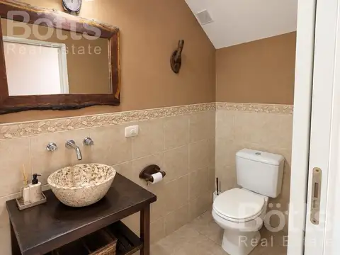 Casa 4 ambientes con 3 baños