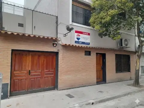 VENTA CASA 4 AMB COCHERA PATIO VILLA DEL PARQUE