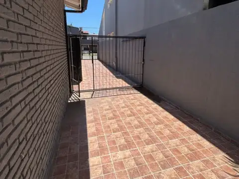 Depto Tipo Casa 2 ambientes con 1 baño