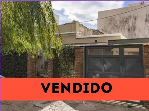 VENTA CASA EN LOTE PROPIO PILETA TAPIALES
