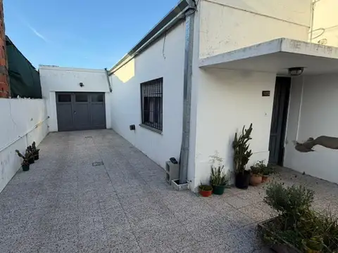 Calle 147 entre 58 y 59  al 1200