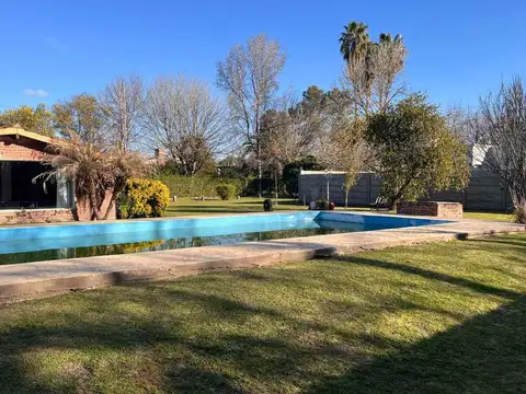 Casa en Venta con 4 cocheras