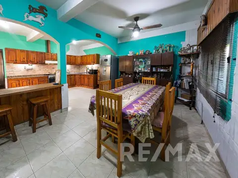 Casa 5 ambientes con 3 baños