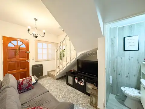 Depto Tipo Casa en Venta de 3 ambientes