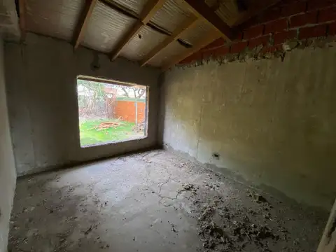 Casa 3 ambientes con 1 baño